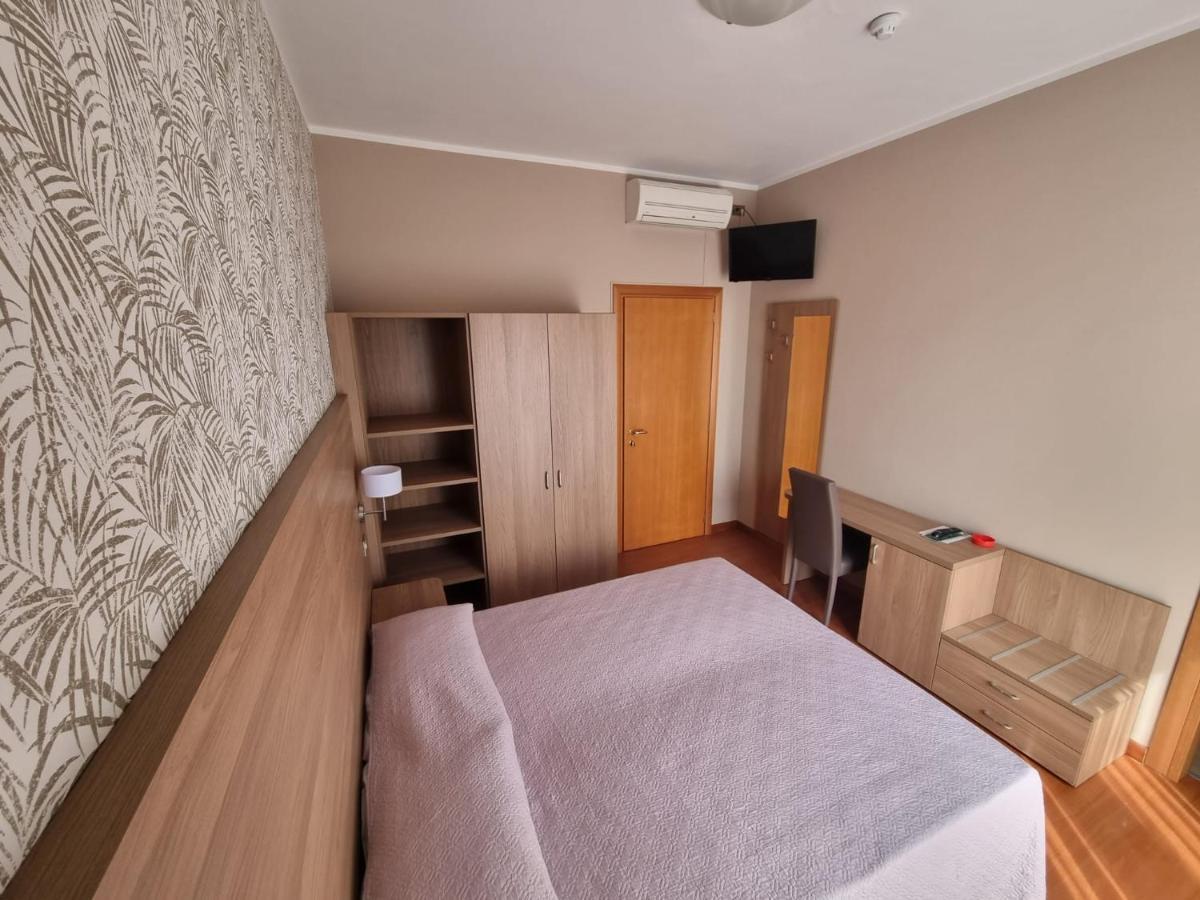 Hotel Fornaci Peschiera del Garda Bagian luar foto