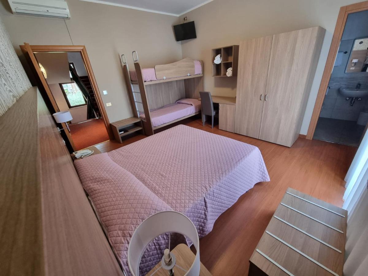 Hotel Fornaci Peschiera del Garda Bagian luar foto