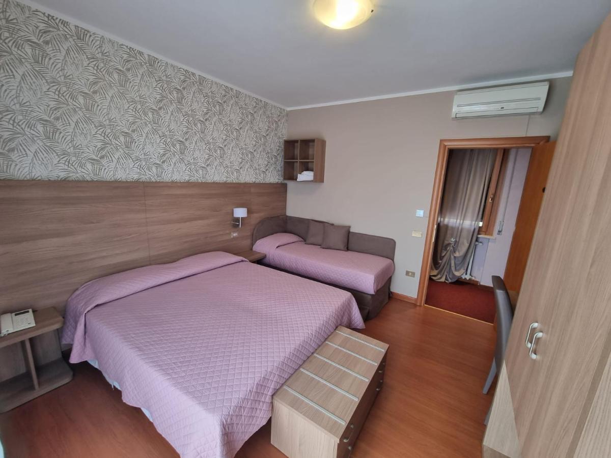 Hotel Fornaci Peschiera del Garda Bagian luar foto