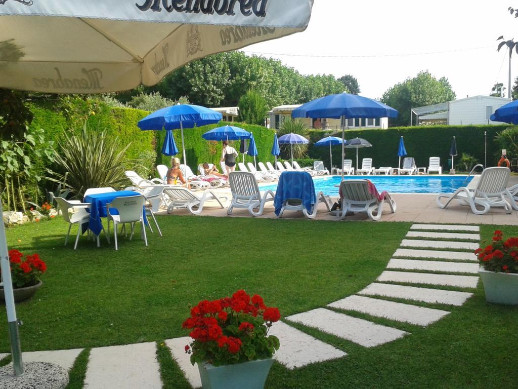 Hotel Fornaci Peschiera del Garda Bagian luar foto