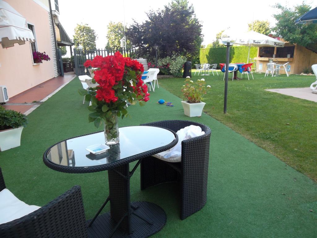Hotel Fornaci Peschiera del Garda Bagian luar foto