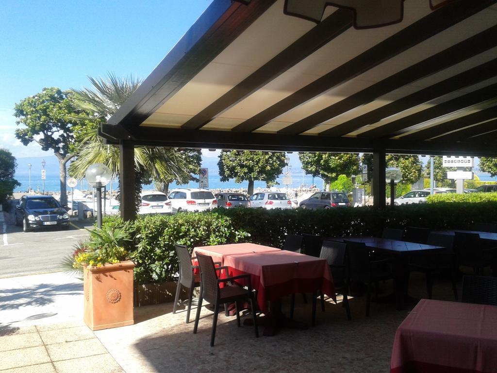 Hotel Fornaci Peschiera del Garda Bagian luar foto