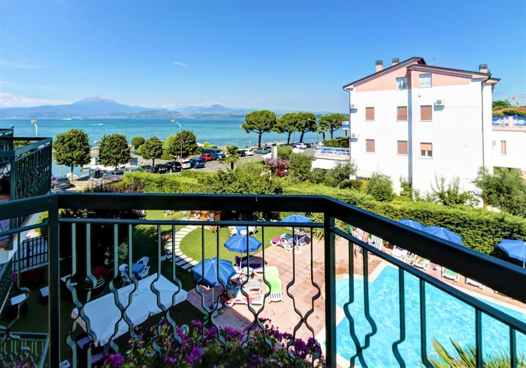 Hotel Fornaci Peschiera del Garda Bagian luar foto