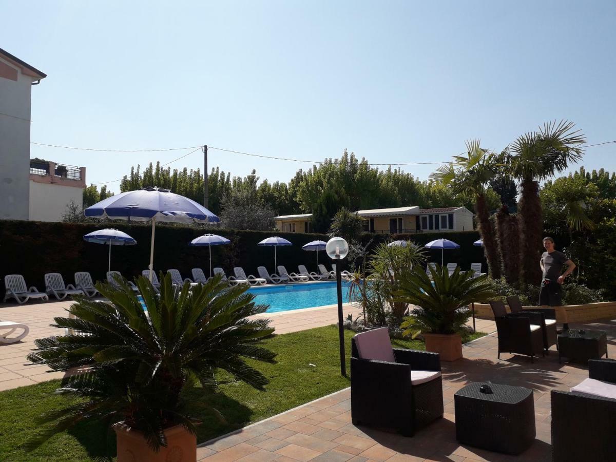 Hotel Fornaci Peschiera del Garda Bagian luar foto